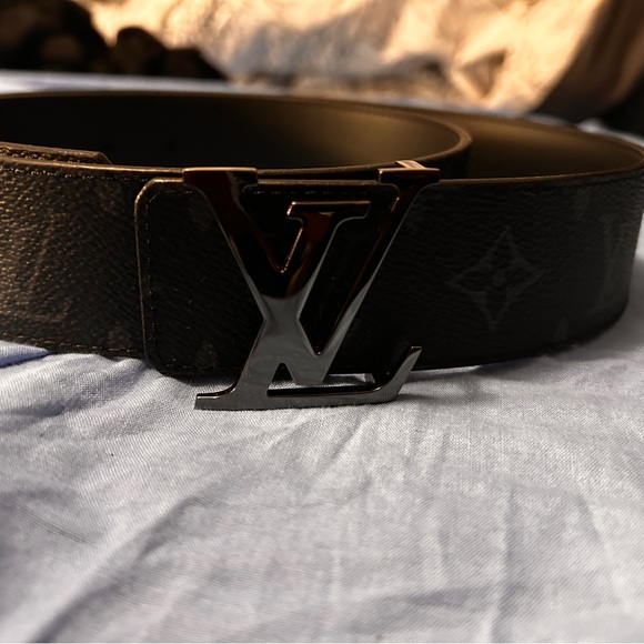 Louis Vuitton belt - Picture 1 of 4